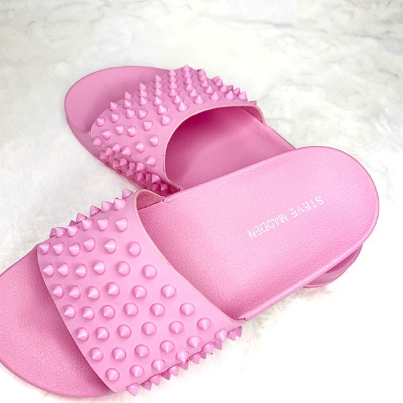 NWT women's Steve Madden bubblegum pink studded Sandal size 6 - Picture 1 of 3